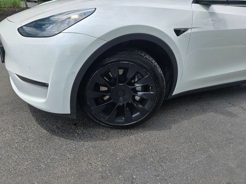 Used 2021 Tesla Model Y Long Range AWD/4WD image 2