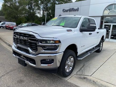 Used 2025 RAM 2500 Big Horn AWD/4WD image 10