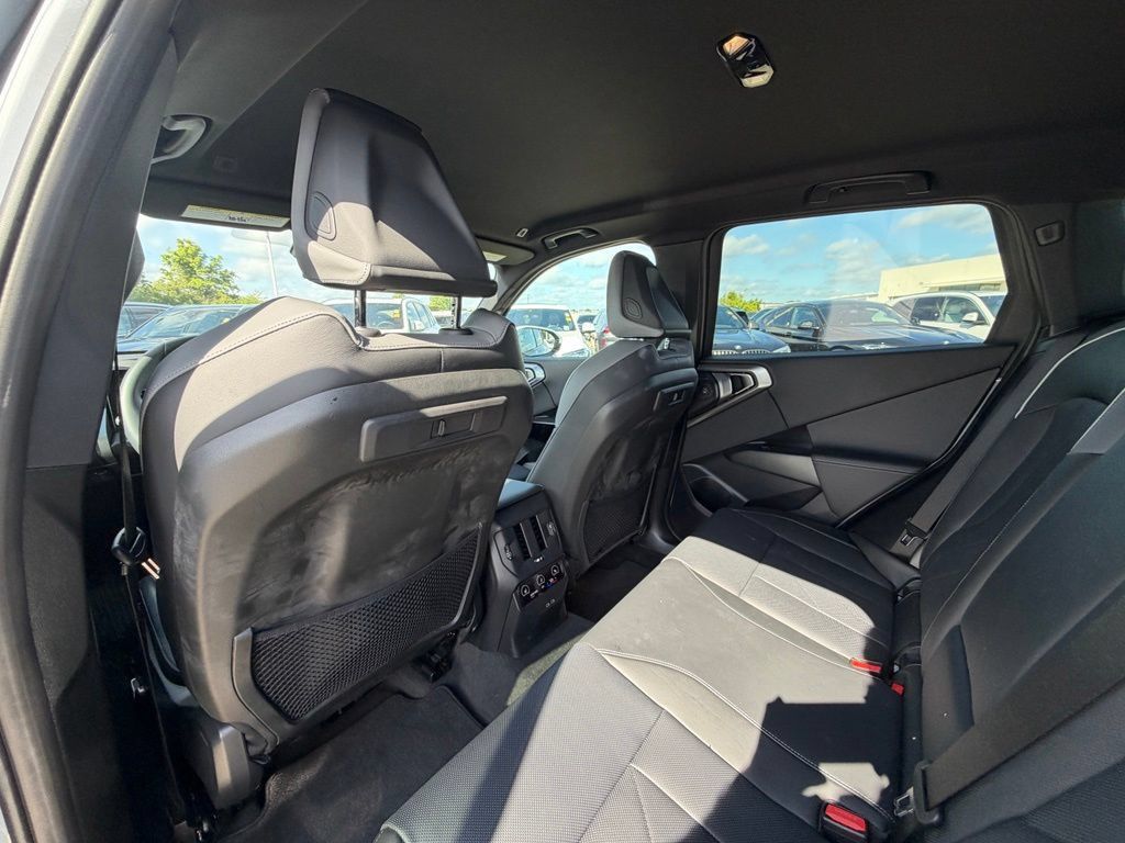 Certified 2026 BMW X3 xDrive30i w/ M Sport Package AWD/4WD image 18