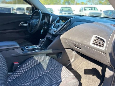 Used 2017 Chevrolet Equinox LS image 11