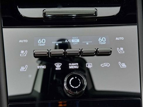 New 2025 Porsche Cayenne Coupe image 13