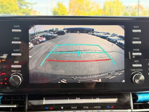 Used 2022 Toyota Sienna XLE image 34