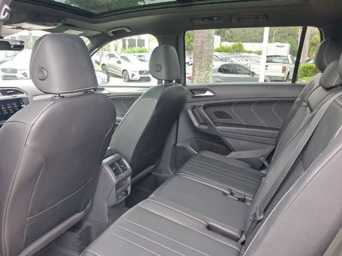 Used 2023 Volkswagen Tiguan SE R-Line image 7