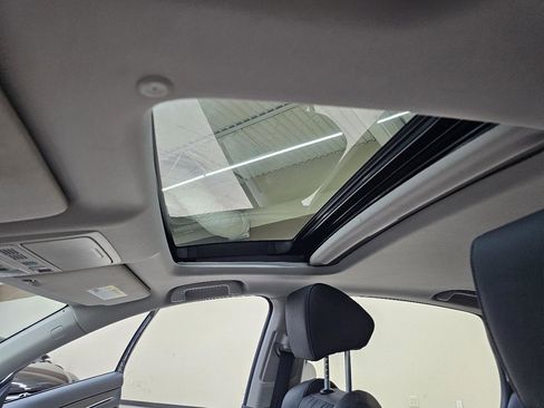 Used 2018 Honda Accord Touring image 37