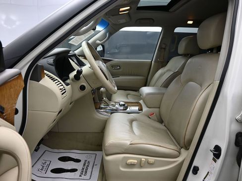 Used 2014 INFINITI QX80 4WD w/ Theater Package image 9