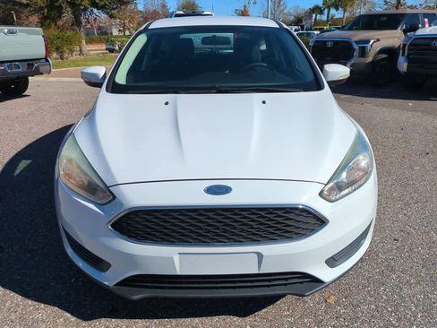 Used 2017 Ford Focus SE image 9
