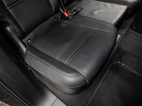 Used 2021 Porsche Cayenne Coupe image 33