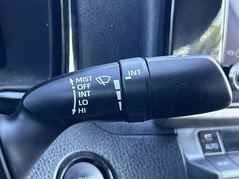 Used 2025 Toyota Camry SE w/ Convenience Package FWD image 32