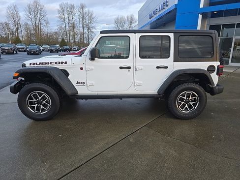 Used 2024 Jeep Wrangler Unlimited Rubicon image 2