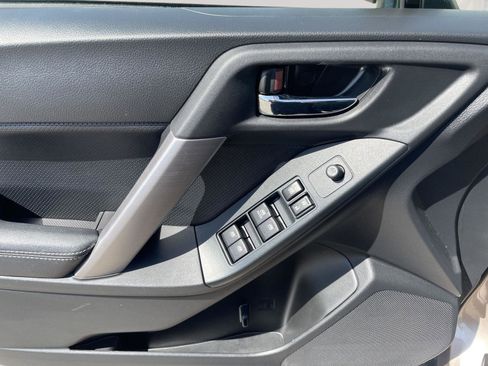 Used 2015 Subaru Forester 2.5i Limited image 11