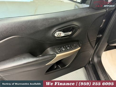 Used 2018 Jeep Cherokee Limited w/ High Altitude Package AWD/4WD image 29