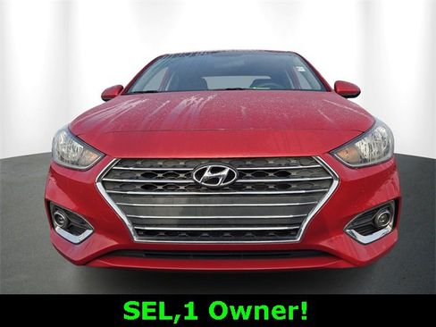 Used 2022 Hyundai Accent SEL image 2