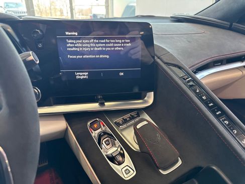 Used 2023 Chevrolet Corvette Stingray Premium Conv w/ Z51 Performance Package image 23