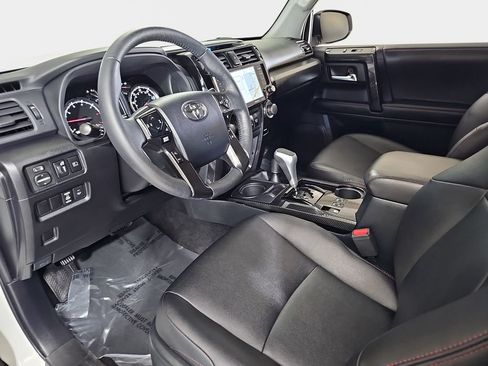 Used 2023 Toyota 4Runner TRD Off-Road Premium w/ Moonroof Package AWD/4WD image 18