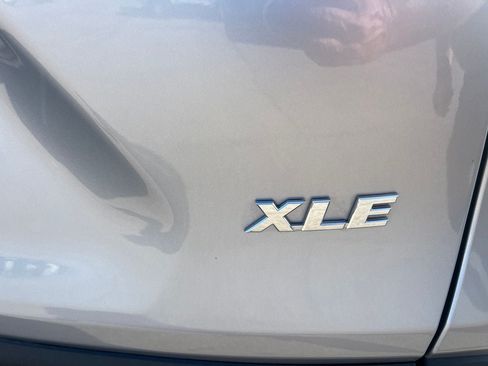 Used 2025 Toyota RAV4 XLE w/ Convenience Package FWD image 7