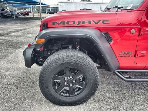 Used 2023 Jeep Gladiator Mojave w/ LED Lighting Group AWD/4WD image 32