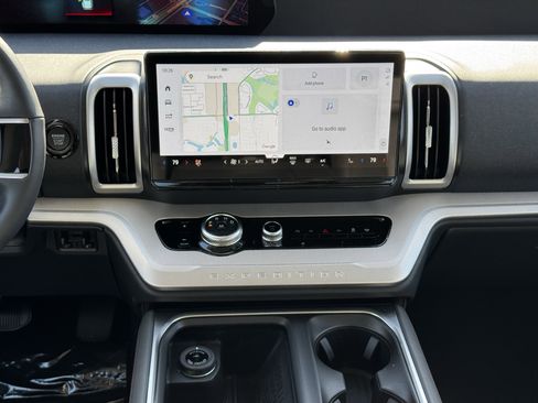 New 2025 Ford Expedition Active image 16