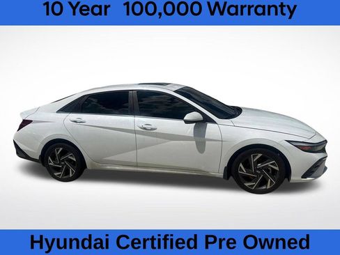 Used 2025 Hyundai Elantra SEL FWD image 2