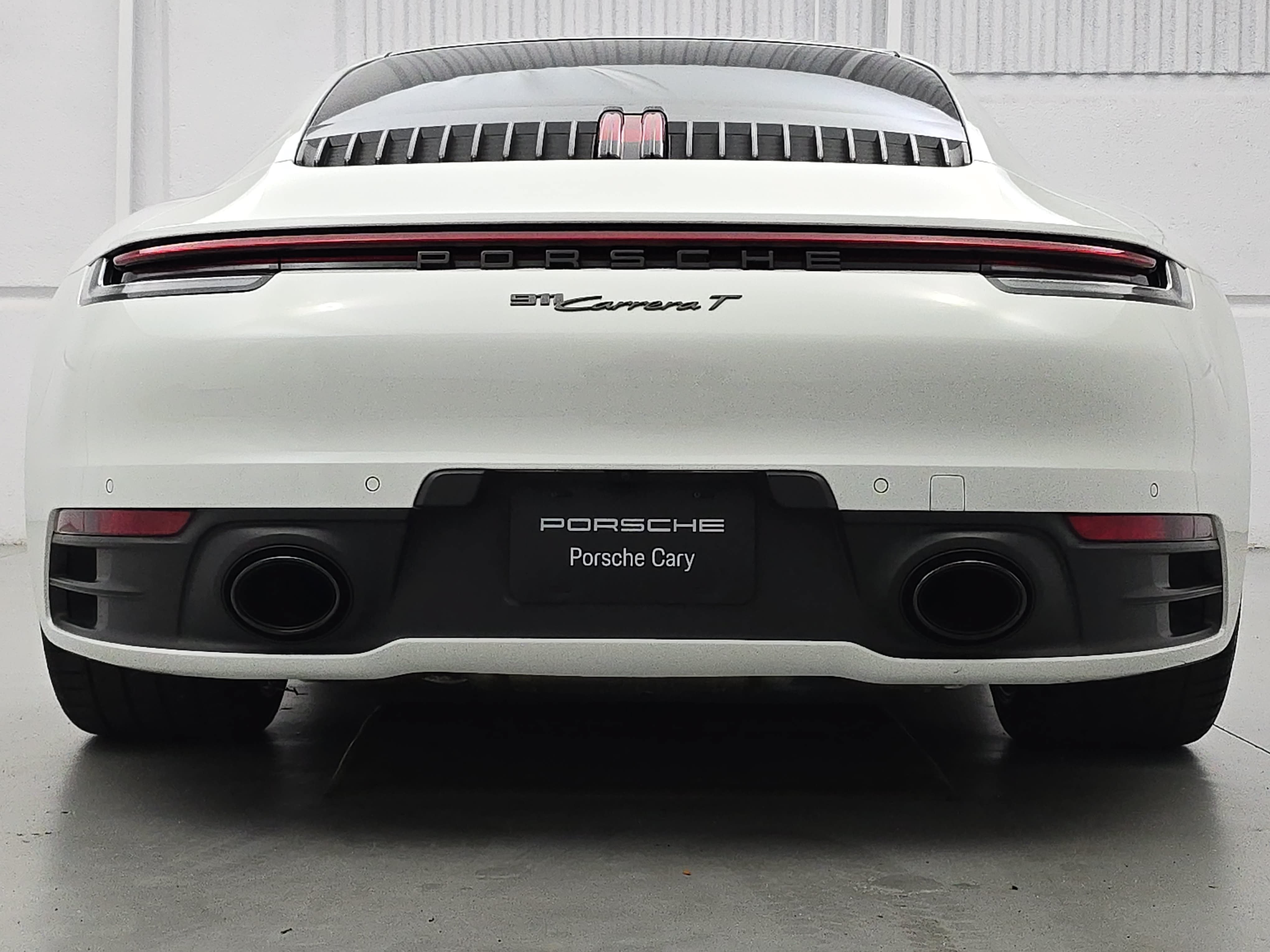 Certified 2023 Porsche 911 Carrera T RWD image 6