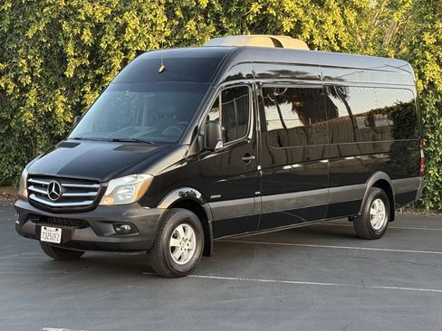 Used 2016 Mercedes-Benz Sprinter 2500 image 4