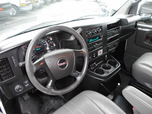 Used 2015 GMC Savana 3500 image 14