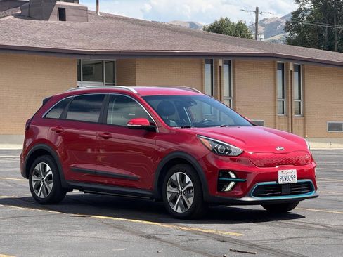 Used 2020 Kia Niro EX w/ Cold Weather Package FWD image 7