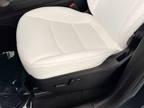 Used 2023 Tesla Model Y Long Range AWD/4WD image 16