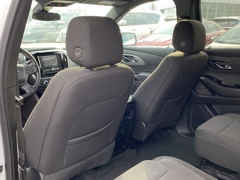Used 2023 Chevrolet Traverse LT image 27
