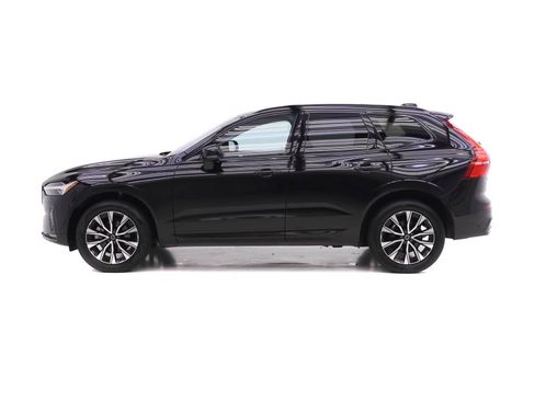 Certified 2025 Volvo XC60 B5 Core AWD/4WD image 3