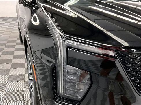 Used 2024 Cadillac XT4 Sport w/ LPO, Floor Liner Package AWD/4WD image 34