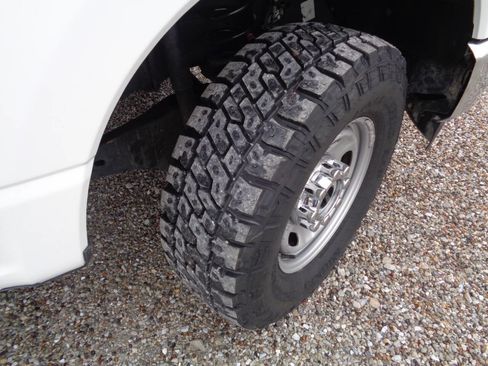 Used 2024 Ford F250 XL w/ XL Off-Road Package image 38