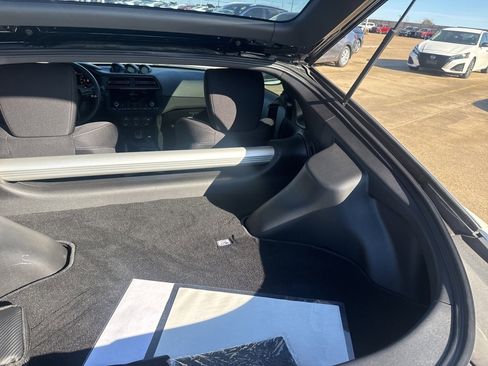 Certified 2025 Nissan Z Sport w/ Floor Mat Package image 36