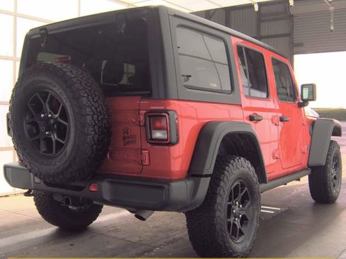 Used 2025 Jeep Wrangler Willys image 4