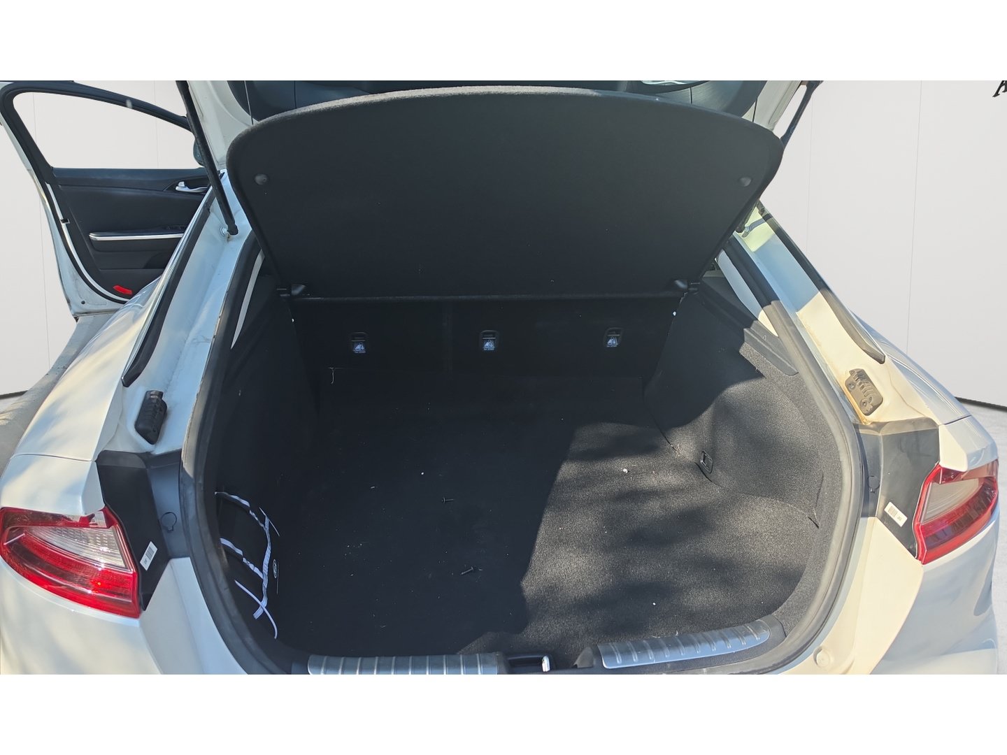 Used 2019 Kia Stinger RWD image 22