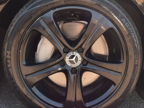 Used 2017 Mercedes-Benz E 300 4MATIC image 39