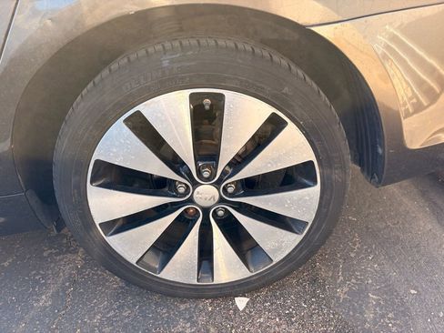 Used 2010 Kia Optima LX FWD image 7