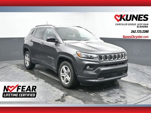 Used 2024 Jeep Compass Latitude image 1