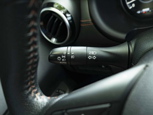 Used 2023 Nissan Kicks SR w/ SR Premium Package FWD image 23