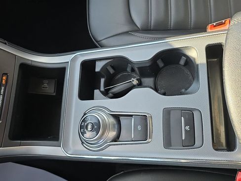 Used 2021 Ford Edge SEL image 21