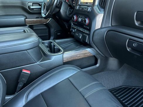 Certified 2022 Chevrolet Silverado 2500 High Country w/ Safety Package II image 17