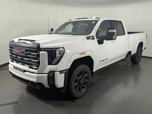 Used 2024 GMC Sierra 2500 AT4 w/ AT4 Premium Plus Package image 4