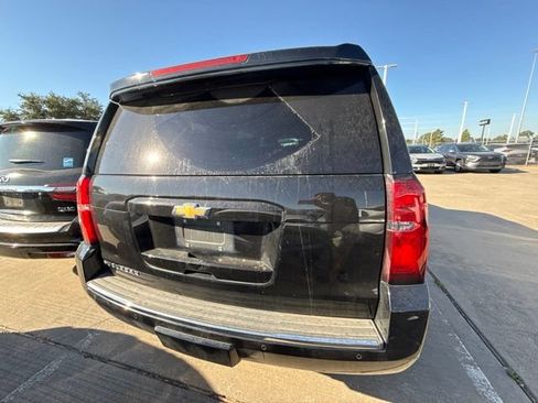 Used 2015 Chevrolet Suburban LTZ RWD image 6