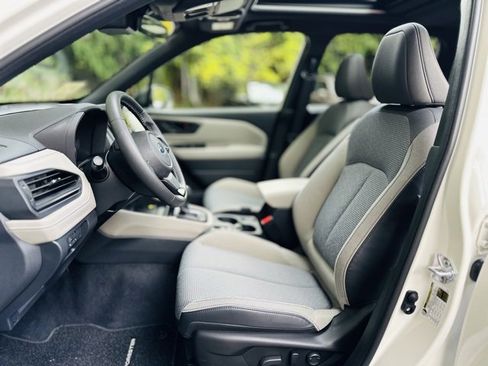 Used 2025 Subaru Forester Premium image 20
