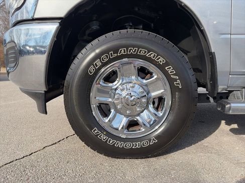 Used 2024 RAM 3500 Tradesman w/ Chrome Appearance Group image 32