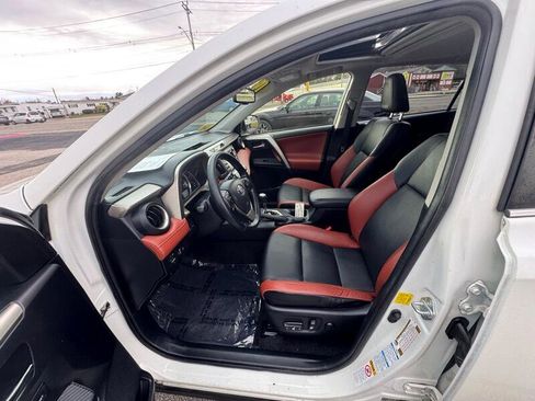 Used 2014 Toyota RAV4 Limited image 9