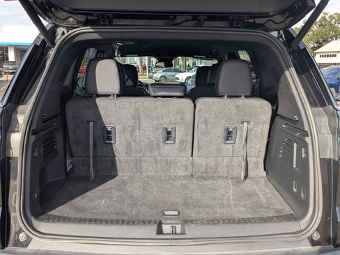 Used 2024 GMC Acadia Elevation image 12