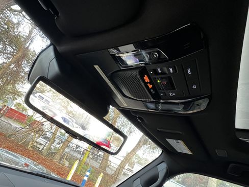 Certified 2024 Lexus GX 550 w/ Accessory Package (31) image 29