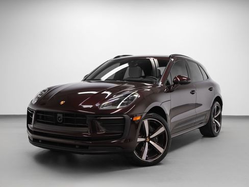 Certified 2024 Porsche Macan AWD/4WD image 1