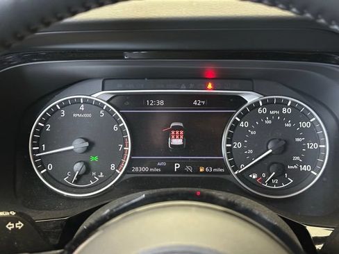 Used 2023 Nissan Pathfinder SL AWD/4WD image 26