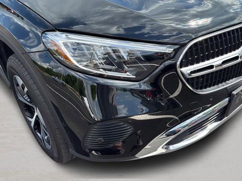 Used 2025 Mercedes-Benz GLC 350e 4MATIC image 10